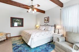Gray Summit House | 4 Bedroom Gray Summit Guest House - Pet Friendly