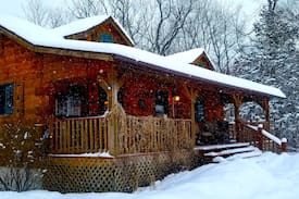 Waterville Cabin | Chestnut Hill Cabin w/ Hot Tub Jacuzzi