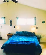 Hamilton Apartment | Large Master Bedroom in Quiet Neighborhood