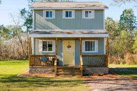 Fitzgerald House | Tiny Farmhouse in charming Fitzgerald