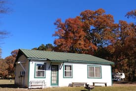 Jonesville Cabin | Potters point marina cabin