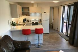 Frankton House | Private 1 bedroom Self Contained Flat
