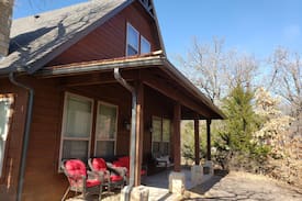 Medicine Park Cabin | Eagles Nest (Hot Tub)