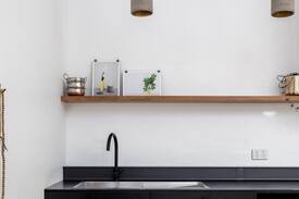Hobart Central Business District Cabin | Milkmans Cottage @milkmanscottage #milkmanscottage