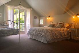 Dome Forest Villa | OAKWOOD ESTATE - Juliet Room