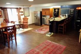 South Central Omaha House | Lisa's Garden Getaway -private floor of large home