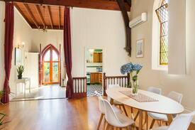 Guildford House | Villa Nova B&B retreat Couples or Family ESCAPE