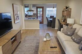 Carlson Park House | Jackson Market Cozy One-Bedroom in Culver City