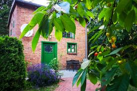 Behnkendorf House | Gutshof Groß Behnkenhagen - Storchennest