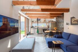 Ujlipotvaros House | Villa Budapest - Luxury Garden House in Downtown