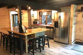 North Conway Cabin | Owl-Pine Ski Lodge: Rustic Cabin w/Hot Tub