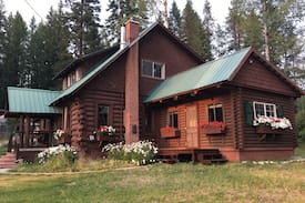 Colville House | The Old Black Lake Resort