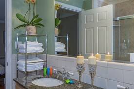 Upper Lake Hotel | Lodge Executive Suite - The Lodge At Blue Lakes