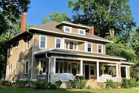 Williamsburg House | The Beeches at Capitol Landing - Blue Room