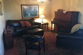 Bruneau Bed & Breakfast | Owyhee Bed & Breakfast - Queen Room