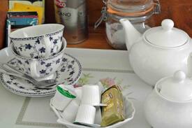 Criggion Bed & Breakfast | Brimford House B&B Primrose room double