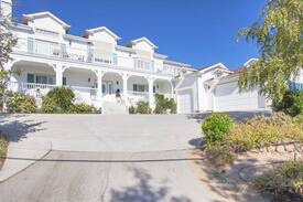 Emerald Hills House | clean room Redwood City