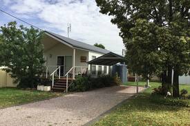 Forbes Cabin | Currajong Cottage - Forbes NSW