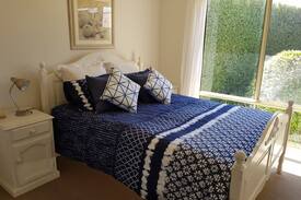 Normanville House | Footsteps at Normanville (pet friendly)
