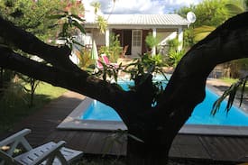 Cap Champagne Villa | Villa de charme avec piscine, en bord de mer.