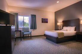 Stowe Area Hotel | Stowe Escape Boutique Hotel Room One Queen Bed
