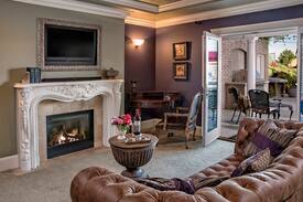 Touchet Bed & Breakfast | Greek Suite - Cameo Heights Mansion