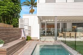 Byron Bay House | LOMANI 10 BYRON BAY - 4 BEDROOM HOME IN TOWN!