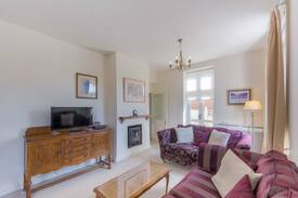 Arundel House | 'Bridles' Arundel - 3 bedroom cottage with garden