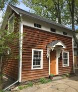 Woodstock House | Cozy Cottage near Woodstock's Village Green