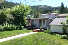 Deadwood Bed & Breakfast | Backyard Cottage B&B