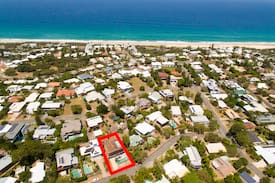 Sunrise Beach House | Clint's Beach Cottage - Pet Friendly
