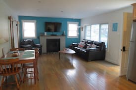Sarnia Cabin | Humble Cottage by the lake-Brights Grove, ON
