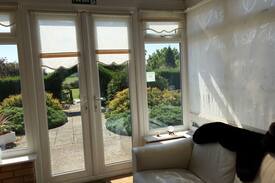 March Bed & Breakfast | Triple room-Premium-Ensuite-(King + 1 Sgl & Sun Room)