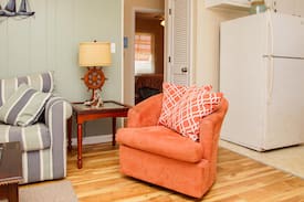Long Beach Apartment | Anchors Away- Pelican Landing Villas- Unit 6