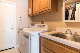 Emerald Hills House | clean room Redwood City