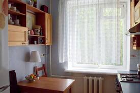 Akademicheskiy Apartment | Hygge flat in a red brick house with a green yard