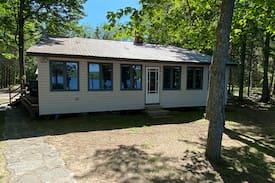 Madawaska Valley Cabin | Negeek Lake Beachfront