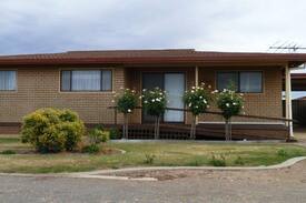 Dalrymple House | George'n'Mays Stansbury