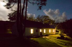Ardara Bed & Breakfast | Traditional radiant Irish cottage