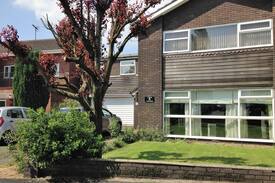 Birmingham House | Lowri Cottage B&B