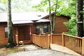 Blue Ridge Cabin | Cochise cabin with hot tub and electric logs