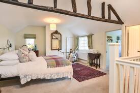 Kimbolton Cabin | The secret Cottage on Kimbolton high street