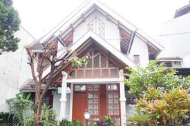 Bandung House | Green Cozy House in Dago Bandung / Rumah Asri Dago