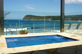 Copacabana House | Point Break Beach House : Beach Front 8 Adults Max