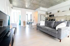 Williamsburg Apartment | Williamsburg Loft w Large Private Bedroom & Bath