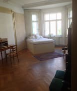 Reudnitz-Thonberg Apartment | Großes, helles Zimmer mit Altbauflair