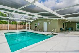 Sarasota Springs House | Modern! Spacious 3 bedroom Vacation Rental Home
