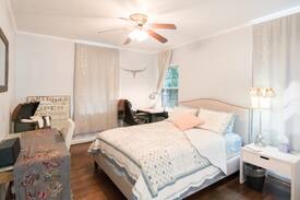 Southgate Apartment | Prime (1bd/1br) Apt in Rice/TMC!!