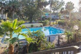 South Riverside Apartment | San Marco village condo!