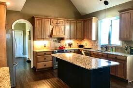 Westfield House | White House Horse Farm *16 acres of privacy!*